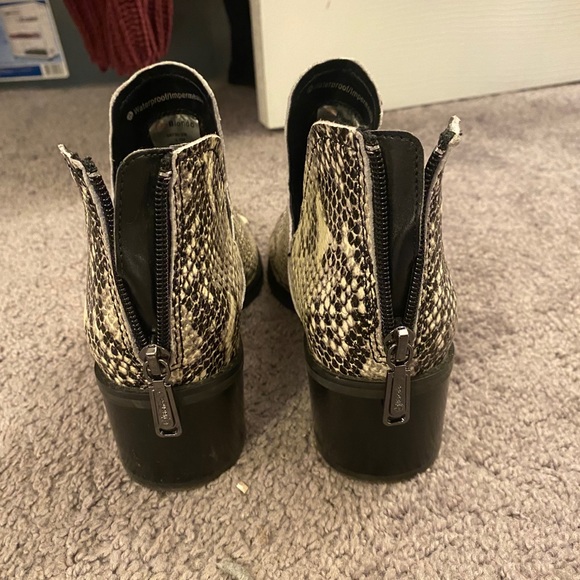 Blondo Waterproof Booties - Picture 6 of 8